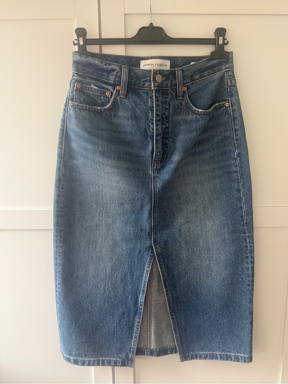 Aritzia Denim Forum The '90s Halle Denim Midi Skirt Size 25